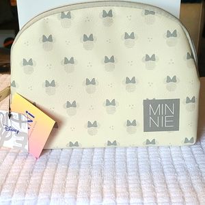 DISNEY Minnie Mouse cream and gray.  Cosmetics bag.  9x7 nwt